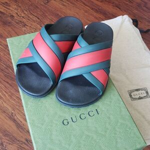 NEW Gucci Green Red Womens Chic Old Money Edgy Feminine Slide Sandals Size 38